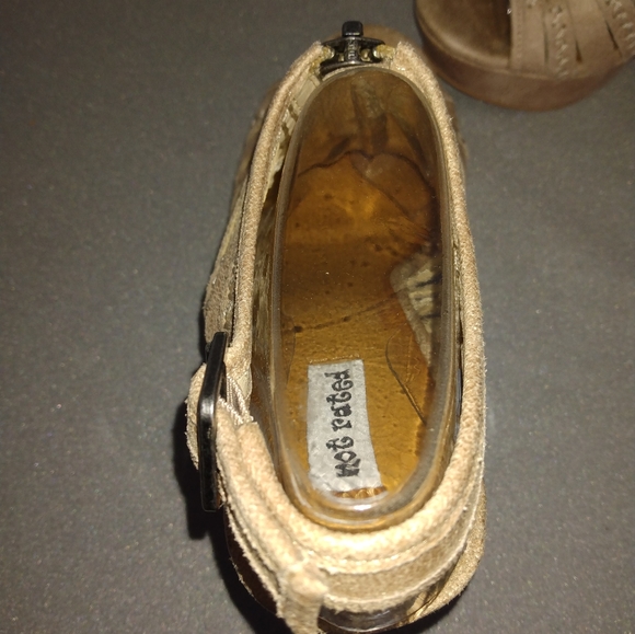 3/$20 Heel - Picture 4 of 6